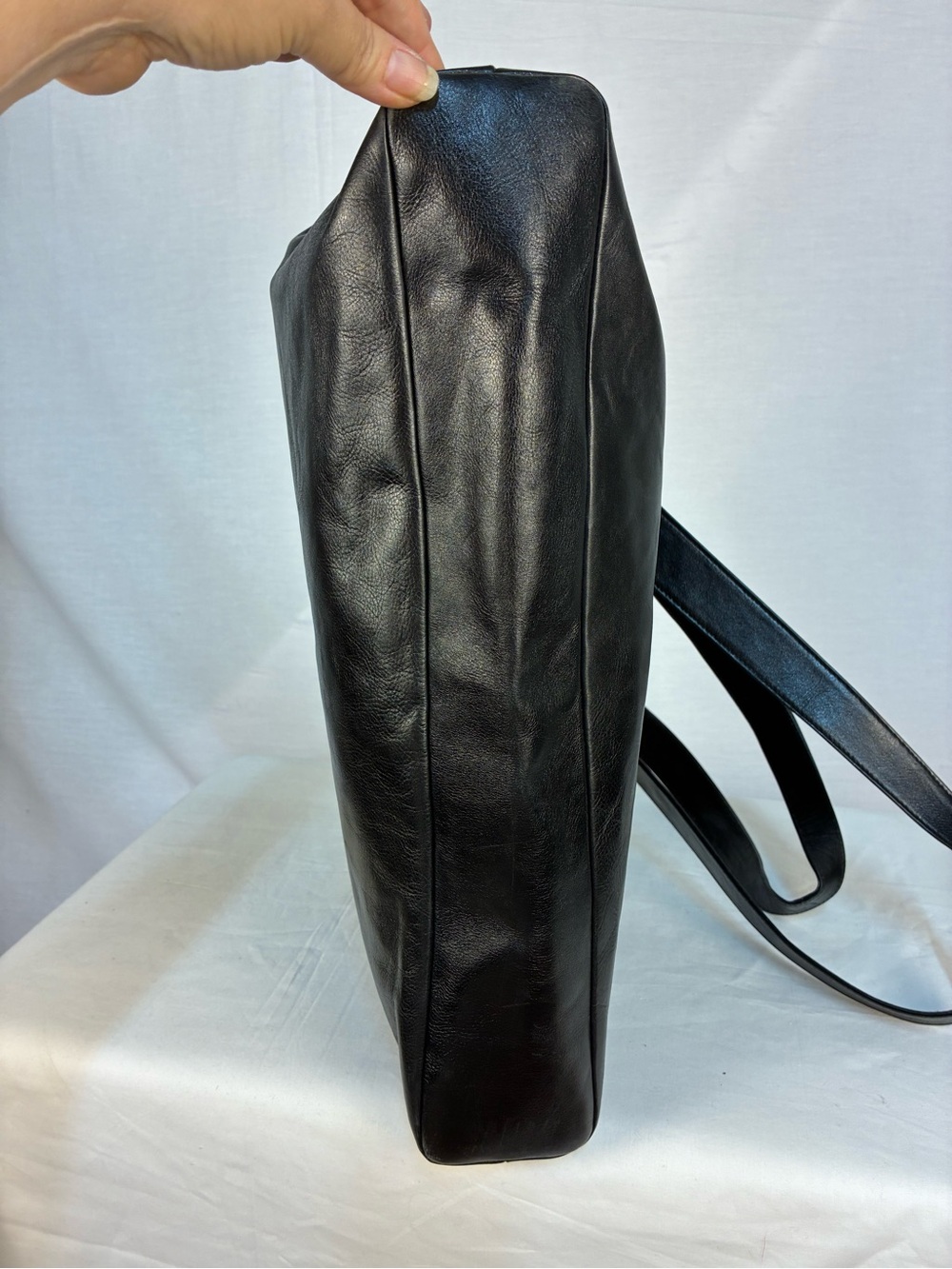 Neiman Marcus Made in Italy Black Leather Zipper Tote - Picture 5 of 10